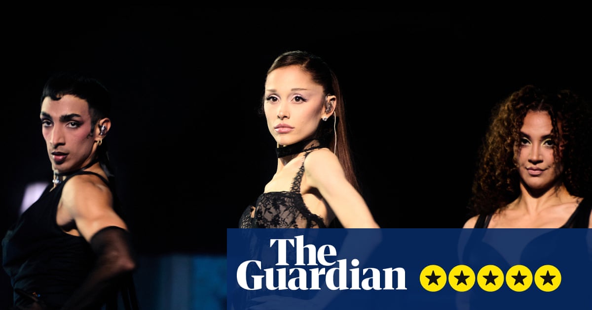 Ariana Grande-Rezension – glitzernde Hits und kraftvoller Gesang in atemberaubender Rückkehr auf die Bühne | Ariana Grande