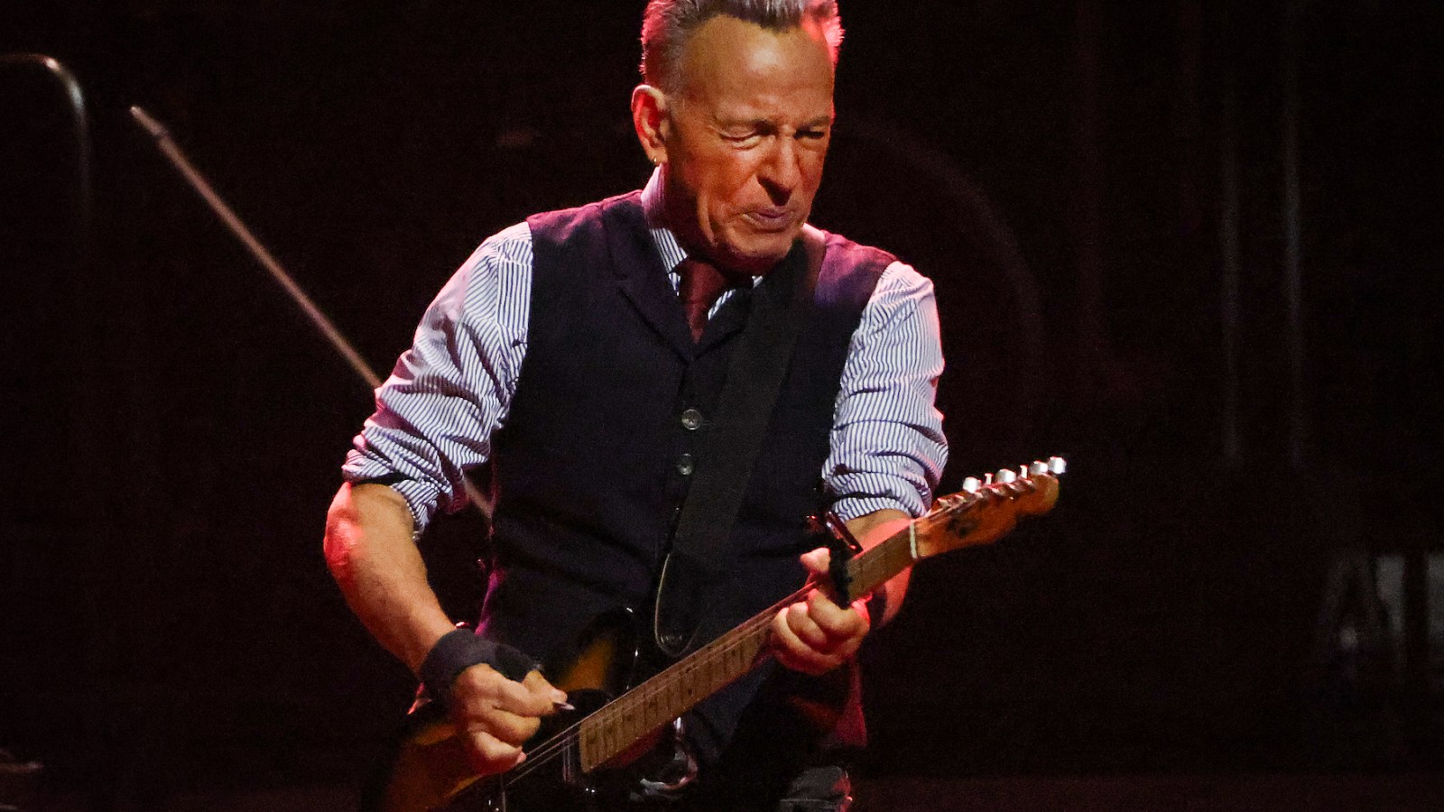 Bruce Springsteen singt „People Have the Power“ mit Bono und Patti Smith