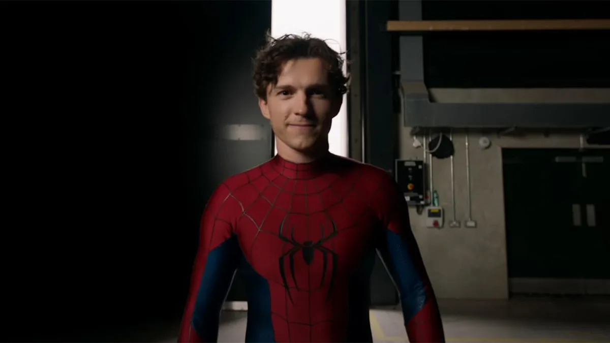 Das Internet macht sich weiterhin über Marvel lustig, nachdem Tom Holland seine Eindrücke von Christopher Nolans Sets im Vergleich geschildert hat