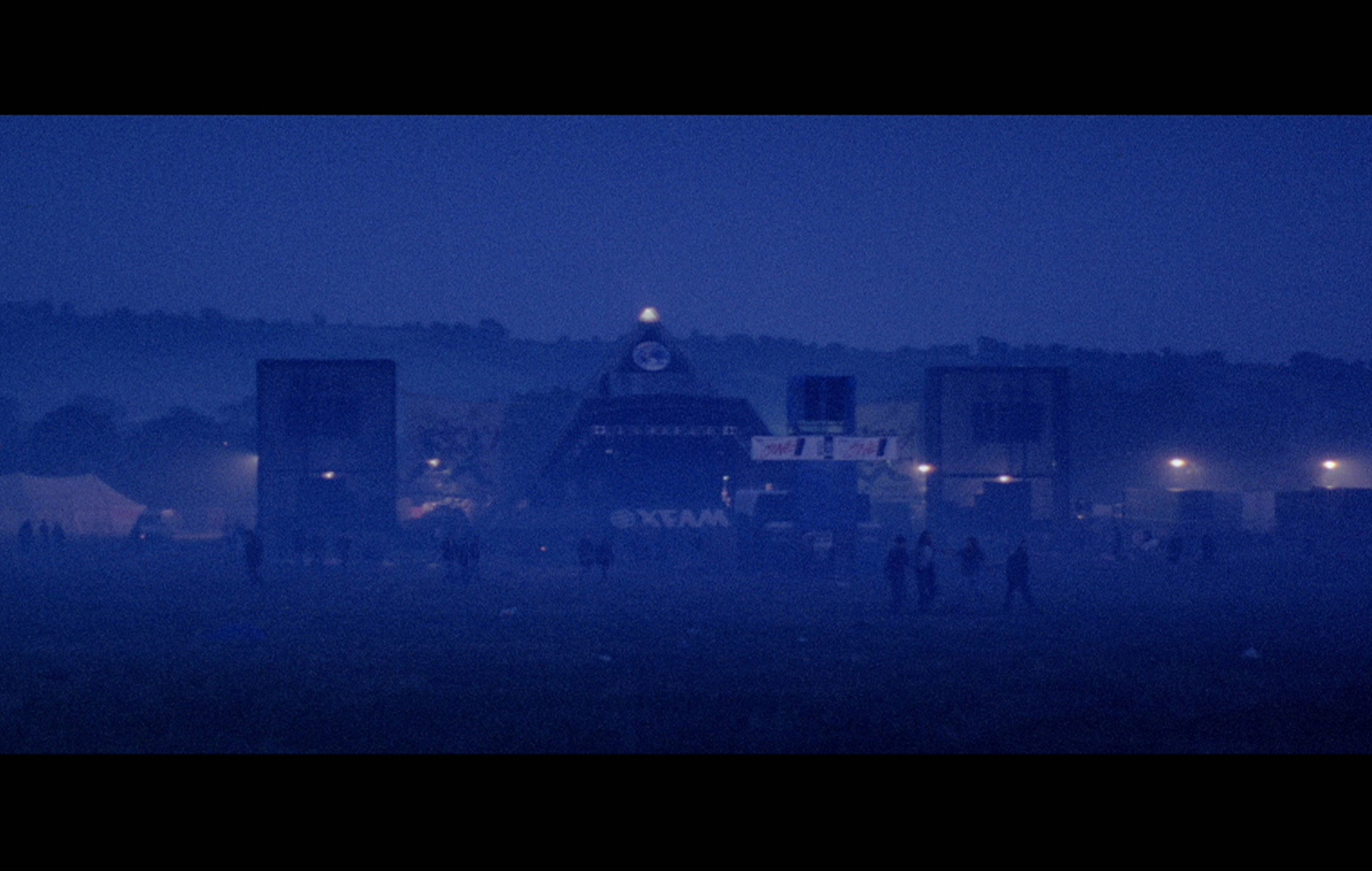 Der Klassiker „Glastonbury The Movie“ kommt am Glasto-Wochenende zum 30-jährigen Jubiläum in restauriertem 4K in die Kinos zurück