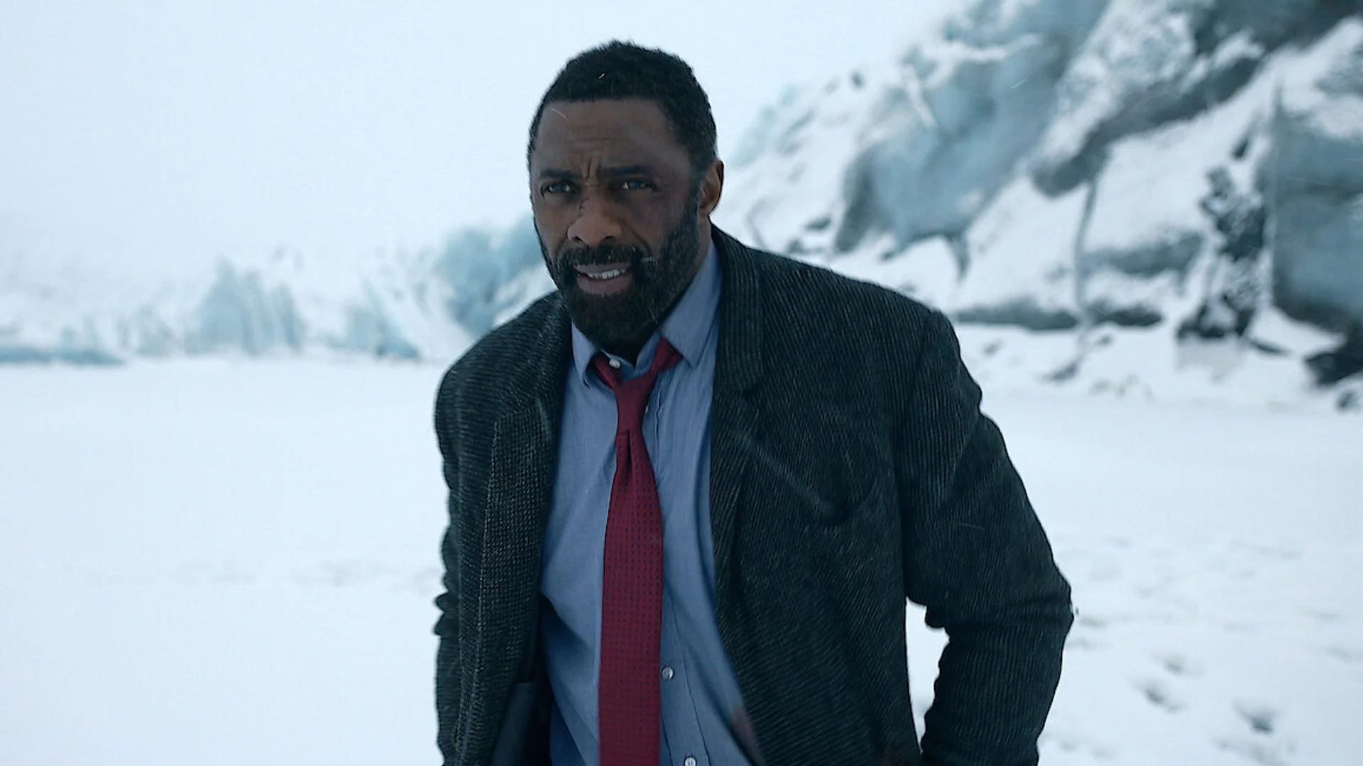 Idris Elba geht auf James-Bond-Gerüchte ein und erklärt, warum 007 nicht „woke“ sein sollte – GeekTyrant