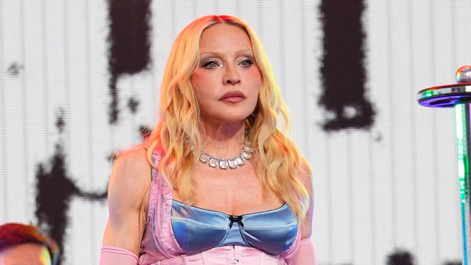 Madonnas neue Single ist ihre erste Single aus ihrem neuen Album, die auf Platz 1 landet