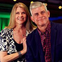 Nach zwei Jahrzehnten beim WSOC beginnt für Charlie und Debbie eine neue Ära der Morgenshows. | Geschichte