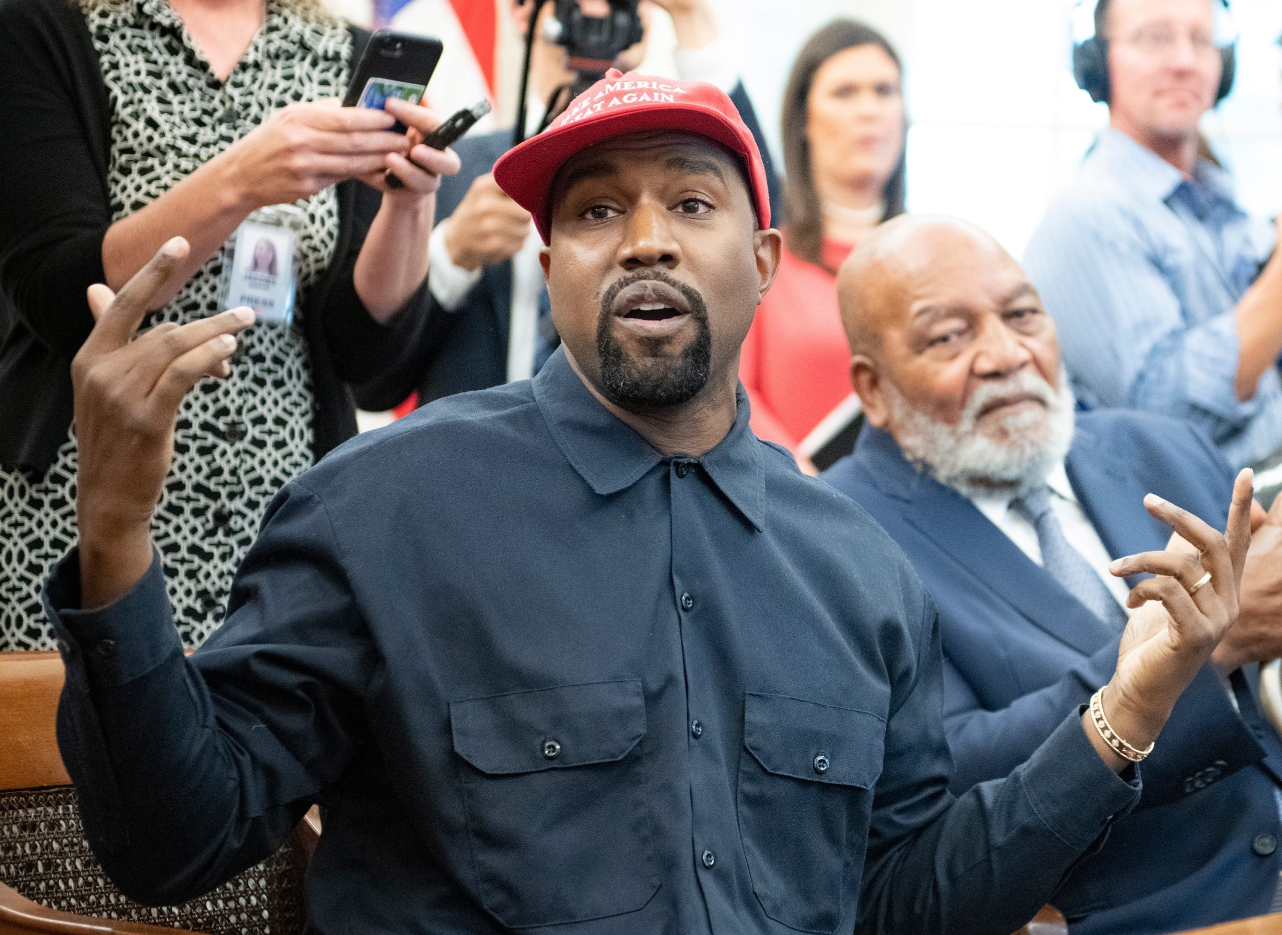Rick Scott setzt die Tampa Sports Authority unter Druck, Kanye West-Shows im Raymond James Stadium abzusagen