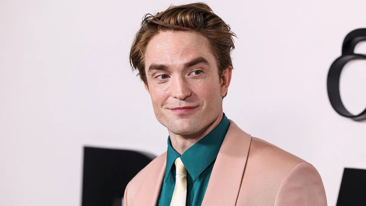 Robert Pattinson wehrt sich gegen Kritiker seines „Batman“-Körpers und berichtet von elf Wochen Nachtaufnahmen