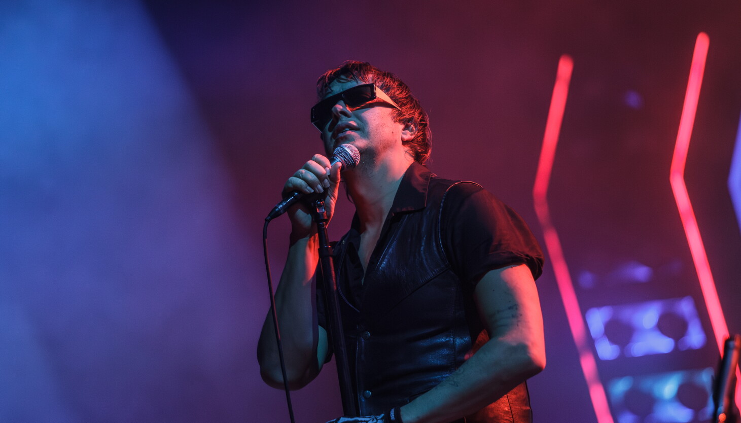 Rückblick: Die Strokes sind in Bestform, während die Rocker ihre „Reality Awaits“-Tour ins United Center bringen