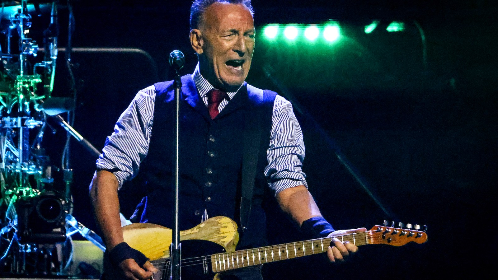 Sehen Sie Bruce Springsteen beim Spielen mit Jon Bon Jovi bei „Music America“