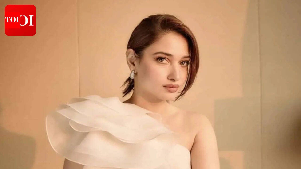 Tamannah Bhatia eröffnet den patriarchalischen „Blick“ im Süden inmitten von Janhvi Kapoors „Peddi“-Streit und verrät, warum sie ihre Tanznummern nicht „Item-Songs“ nennt: „Es ist nicht sehr schmeichelhaft“ |
