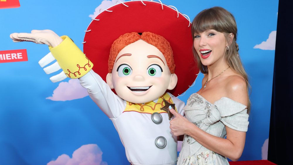 Taylor Swifts „I Knew It, I Knew You“ debütiert auf Platz 1 der Hot 100