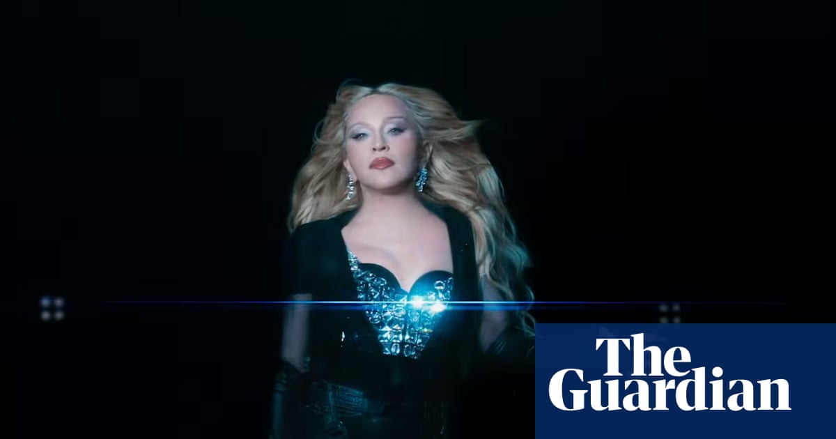 Vagina-Laser, Bananen und ein peinlicher Cumberbatch: 10 überraschende Momente in Madonnas neuem Video | Madonna