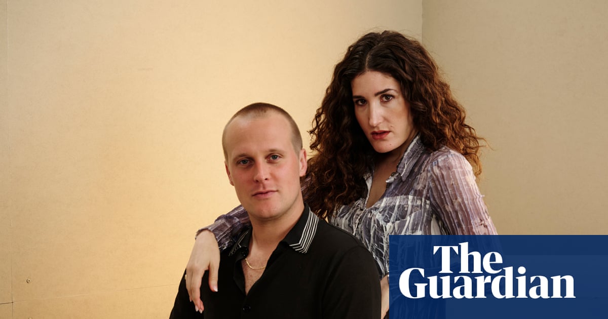 „Es geht so hart in beide Richtungen“: John Early und Kate Berlant darüber, wie sie in einer neuen Influencer-Satire einen zum Lachen und Weinen bringen | Komödienfilme