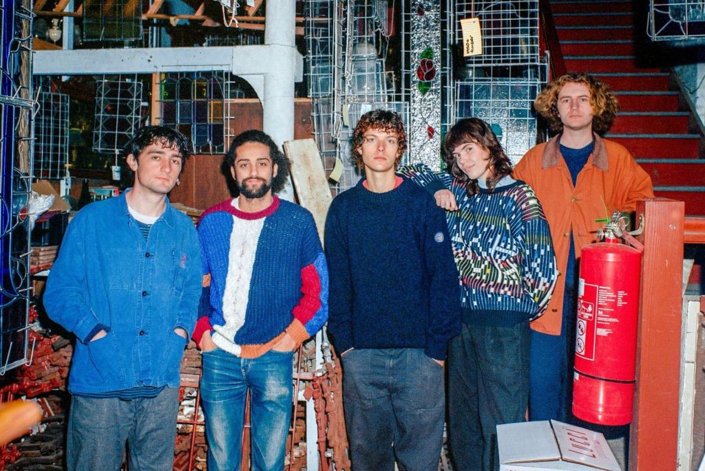 „Jeder junge Mechaniker lässt „Modern Shoe“ fallen, spricht über Tourneen und neue Musik“
