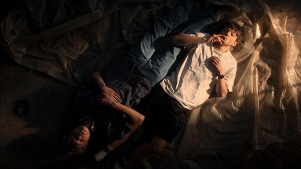 „Leviticus“-Stars Joe Bird und Stacy Clausen über die Rolle schwuler Teenager im Konversionstherapie-Horror