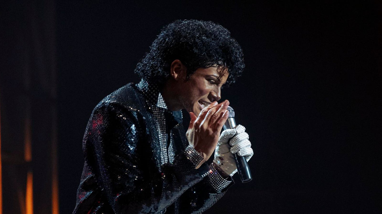 „Michael“ steht kurz davor, den „Bohemian Rhapsody“-Rekord zu brechen, nachdem er an den Kinokassen die 900-Millionen-Dollar-Marke überschritten hat